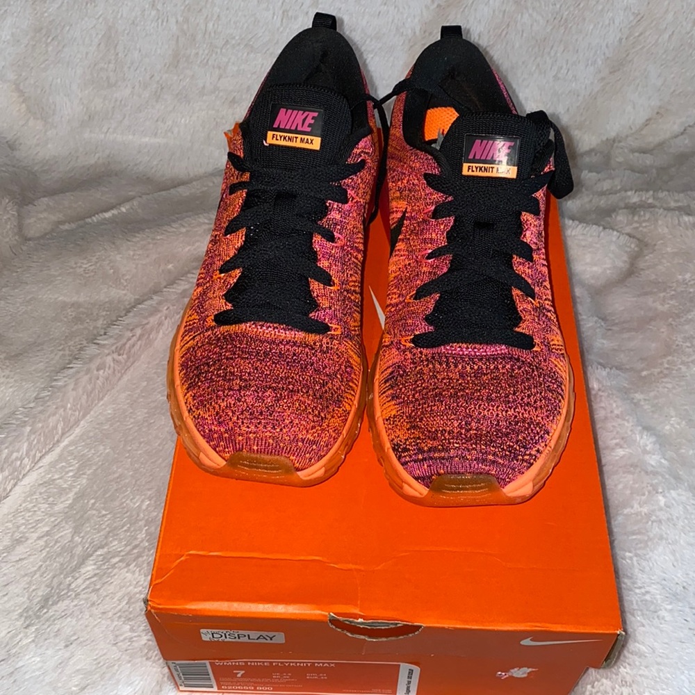 Women’s Nike Flyknit Airmax